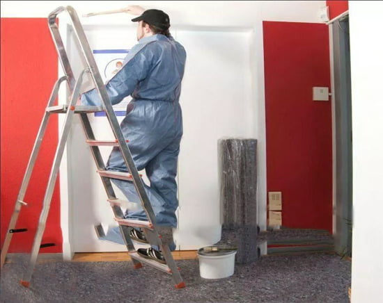 Ứng dụng thảm bảo vệ sàn khi sơn nhà quét vôi